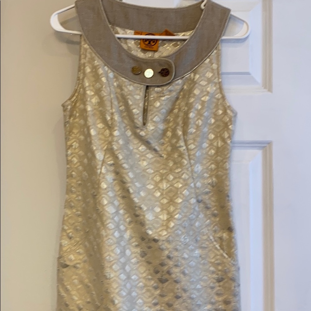 Tory Burch Linen dress size 6 fits more like a 4!
